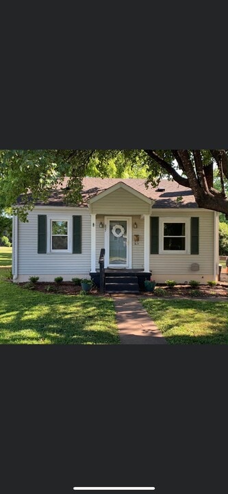 827 Johnson St in Bardstown, KY - Building Photo
