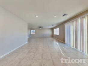 8956 Wolf River Dr in Reno, NV - Building Photo - Building Photo