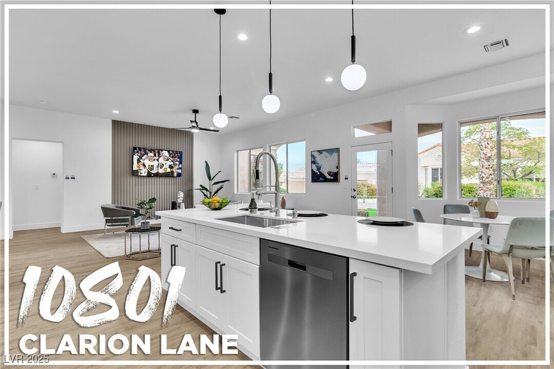 10801 Clarion Ln in Las Vegas, NV - Building Photo