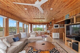 33 Schooner Walk in Islip, NY - Building Photo - Building Photo