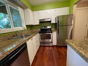 6801 SW Terri Ct in Portland, OR - Building Photo - Building Photo