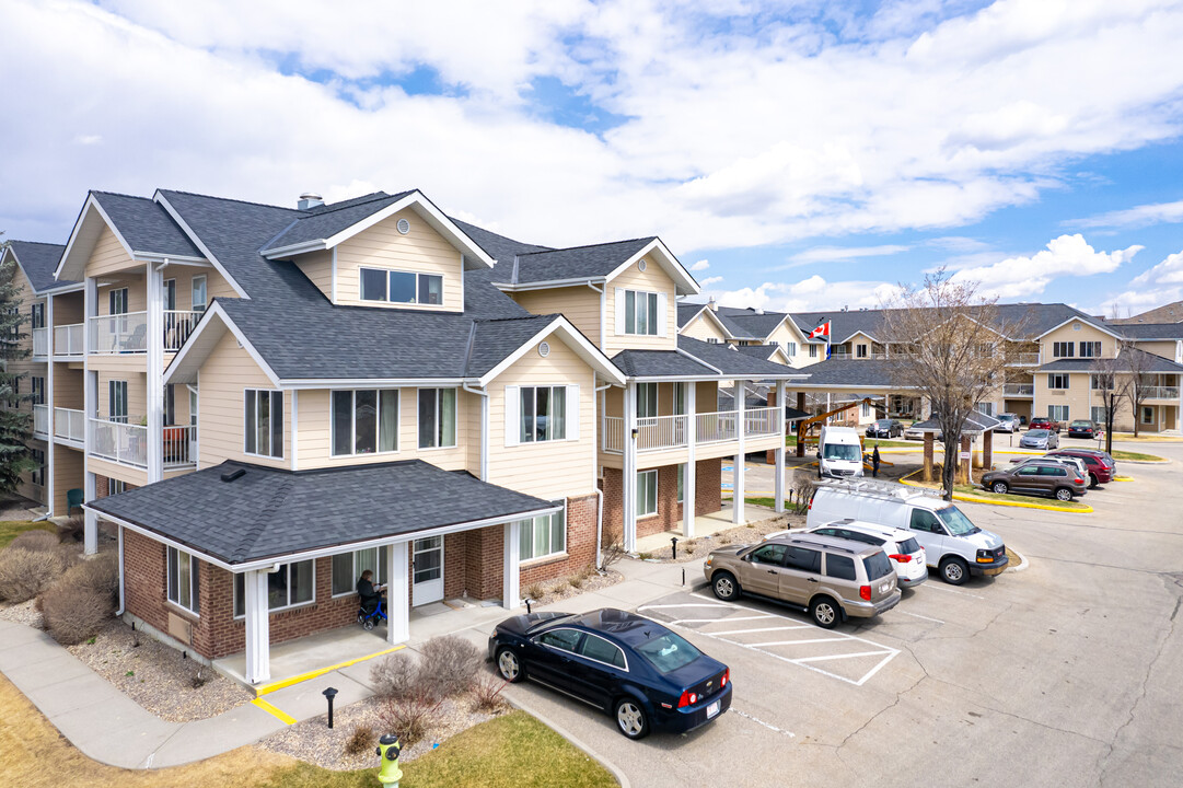 Arbour Lake in Calgary, AB - Building Photo