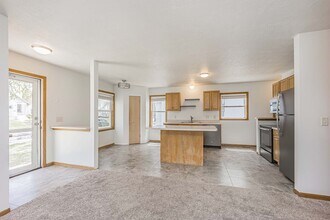 1923 S Menlo Ave in Sioux Falls, SD - Building Photo - Building Photo