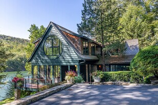 21 Echo Dr in New Milford, CT - Building Photo