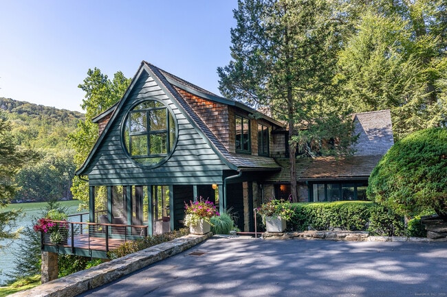 21 Echo Dr in New Milford, CT - Building Photo - Building Photo