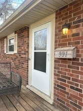 991 Deerfield Ct in Xenia, OH - Building Photo - Building Photo