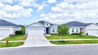 10663 SW Vasari Way in Port St. Lucie, FL - Building Photo - Building Photo