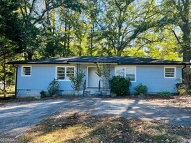 531 Locke St in Palmetto, GA - Building Photo