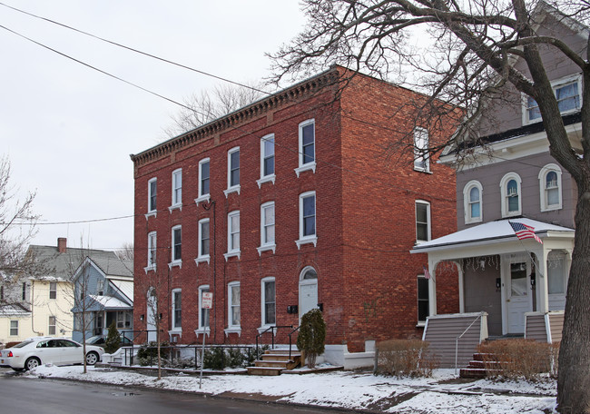 92 Washington St in Auburn, NY - Building Photo - Building Photo