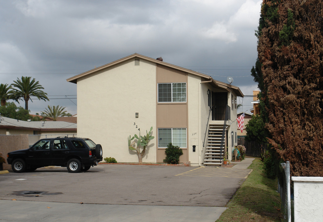 324 Zenith St in Chula Vista, CA - Building Photo