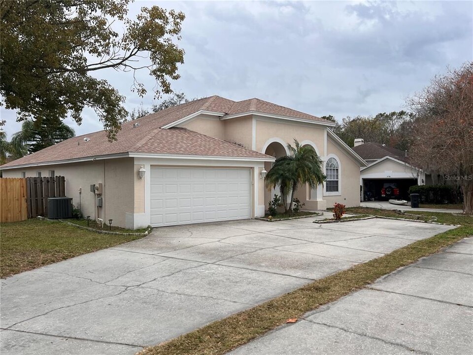 4738 Stoneview Cir in Oldsmar, FL - Building Photo