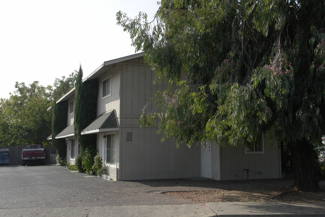 2036-2042 Olive Ave in Atwater, CA - Building Photo - Building Photo