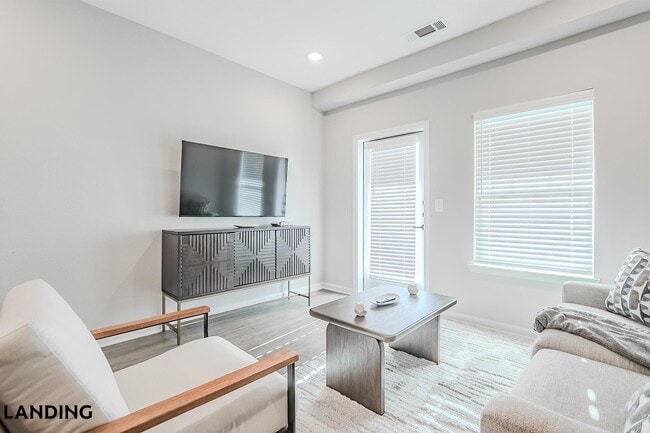 1650 Harris Hill Rd, Unit 05-5107 in San Marcos, TX - Foto de edificio - Building Photo