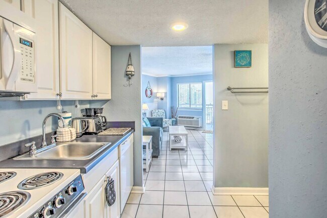 2001 S Ocean Blvd in Myrtle Beach, SC - Building Photo - Building Photo