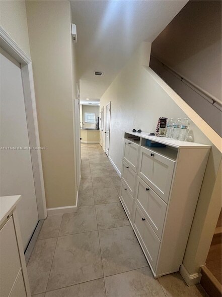 346 NE 194th Terrace, Unit 2 in Miami, FL - Building Photo - Building Photo