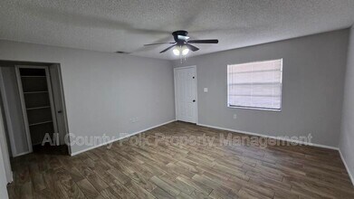 1342 Reynolds Rd in Lakeland, FL - Foto de edificio - Building Photo