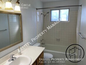 911 Artistic Cir in Springville, UT - Foto de edificio - Building Photo