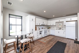 Townhomes at Creekside in Ames, IA - Building Photo - Interior Photo
