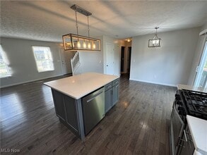 38273 Pebble Lake Trail in North Ridgeville, OH - Building Photo - Building Photo