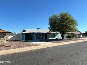 10530 W Hope Dr in Sun City, AZ - Building Photo - Building Photo