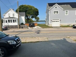 221 Market St, Unit 1 in Warren, RI - Building Photo - Building Photo