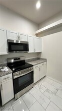 3305 SW 15th Pl in Cape Coral, FL - Foto de edificio - Building Photo