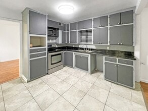 116 W Vega Dr in Hobbs, NM - Building Photo - Building Photo