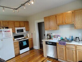 101 Heath St, Unit R3 in Somerville, MA - Building Photo