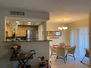 4035 S School Ave in Sarasota, FL - Building Photo - Building Photo