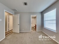 3346 Kinglet Ct in New Braunfels, TX - Foto de edificio - Building Photo