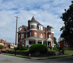 374 S Pacific Ave in Pittsburgh, PA - Building Photo - Building Photo