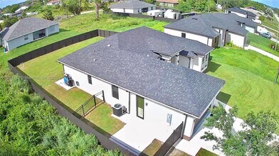 3204 40th St SW in Lehigh Acres, FL - Building Photo - Building Photo