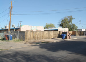 Joshua House in Tucson, AZ - Foto de edificio - Building Photo