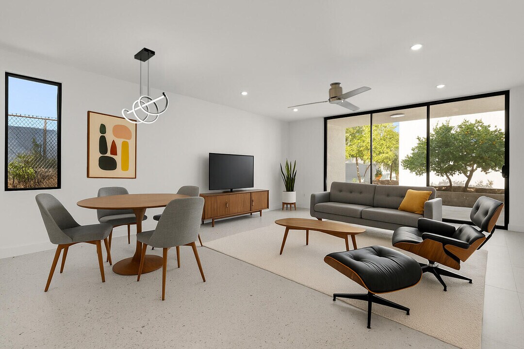 1400 E Palm Canyon Dr in Palm Springs, CA - Building Photo
