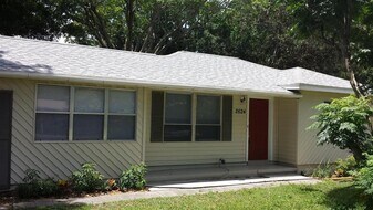 2624 48th Ave N in St. Petersburg, FL - Building Photo