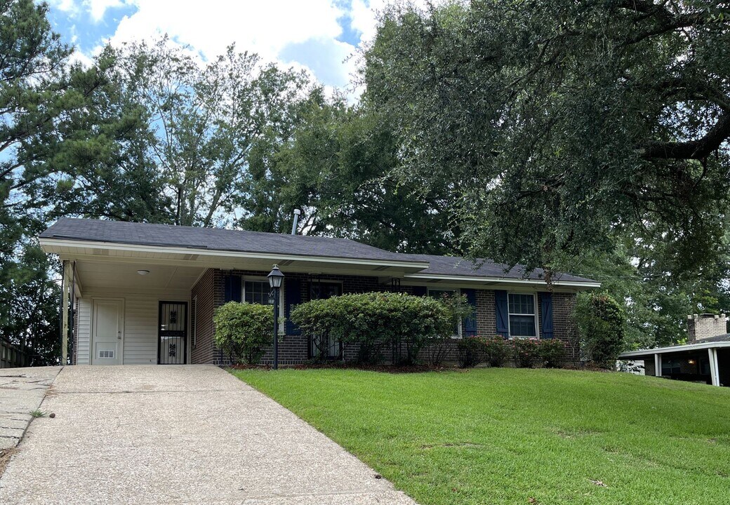3109 Durham Dr in Montgomery, AL - Building Photo