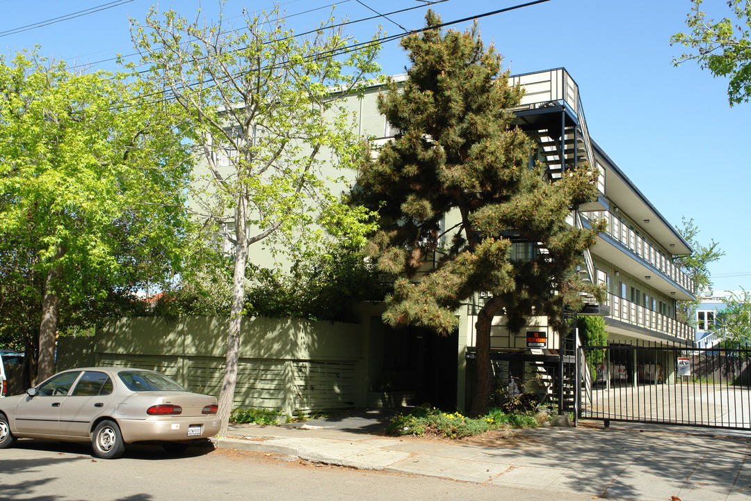 2123 Blake St in Berkeley, CA - Building Photo