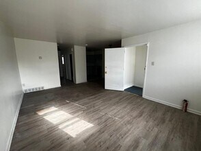 4039 Balwynne Park Rd in Philadelphia, PA - Building Photo - Building Photo