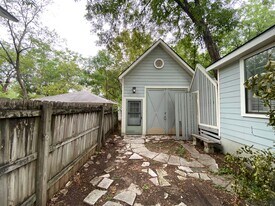 4912 Avenue G in Austin, TX - Building Photo