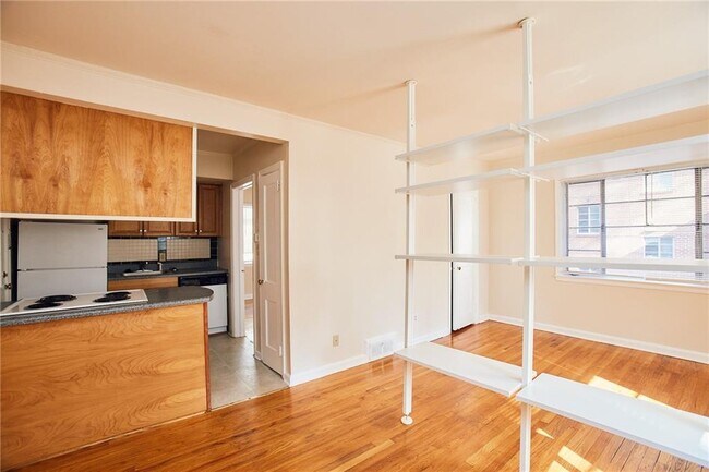 1082 Briarcliff Rd NE in Atlanta, GA - Building Photo - Building Photo