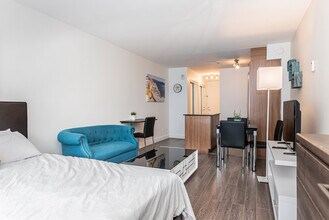 3 Pl. Ontario in Montréal, QC - Building Photo - Building Photo