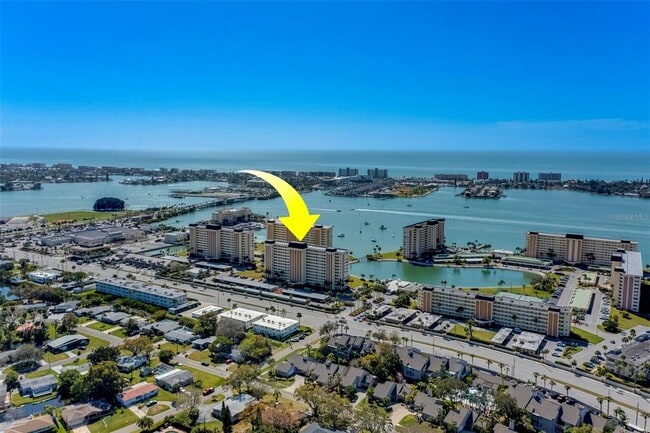 4575 Cove Cir in St. Petersburg, FL - Building Photo - Building Photo