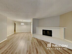 1230 Meadow Creek Dr in Lancaster, TX - Building Photo - Building Photo