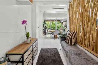 570 NE 52nd Terrace in Miami, FL - Building Photo - Building Photo