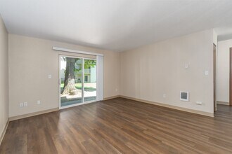 Orchard on the Green in Port Orchard, WA - Building Photo - Interior Photo
