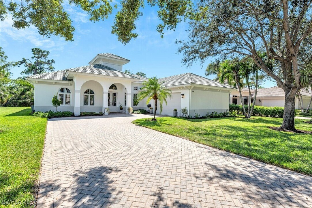 339 Saddlebrook Ln in Naples, FL - Foto de edificio