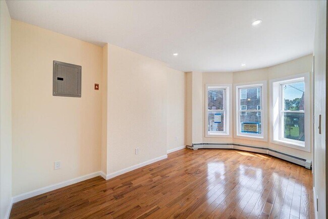 347 Liberty St in Newburgh, NY - Building Photo - Building Photo