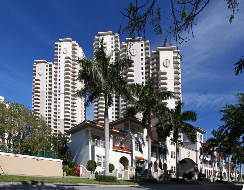 High Point Place in Ft. Myers, FL - Foto de edificio