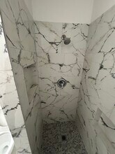 2725 Ponderosa Dr in Lawrence, KS - Foto de edificio - Building Photo