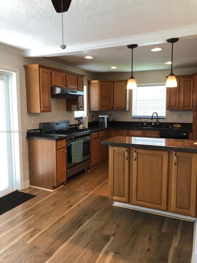 1538 Funston St in Hollywood, FL - Building Photo - Building Photo